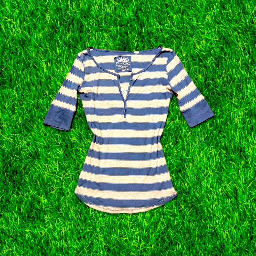 vtg preppy y2k Energie navy blue & gray striped layered henley top
